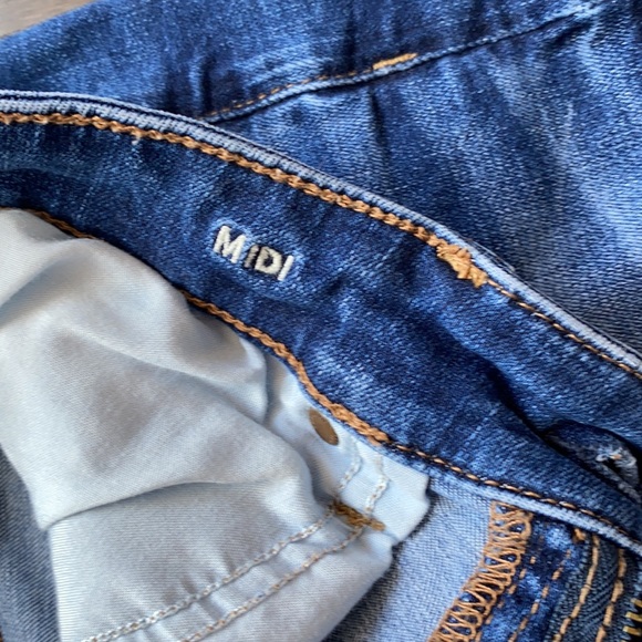 American Eagle Midi Super Stretch Jean Shorts - Picture 2 of 4